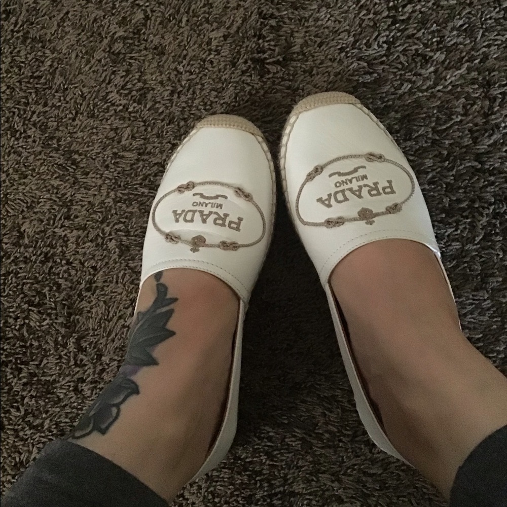 SOLD💞💞💞PRADA Logo leather espadrilles 6 - Picture 2 of 4